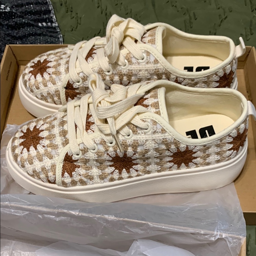 Crochet Platform Shoes - Picture 8 of 12